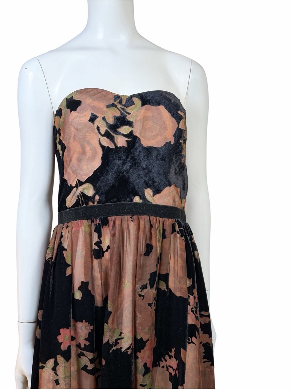 ERIN by Erin Fetherston Strapless Black and Rose-Mauve Floral Velvet Midi Dress - Picture 11 of 14